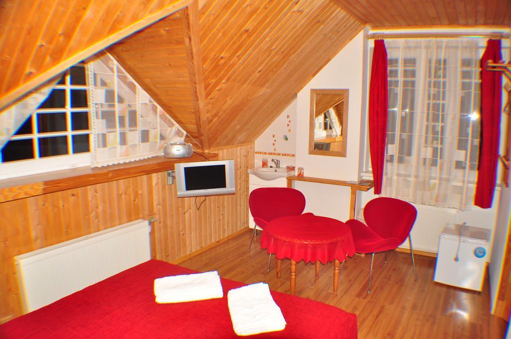Guesthouse Leiputrija Адажи Экстерьер фото